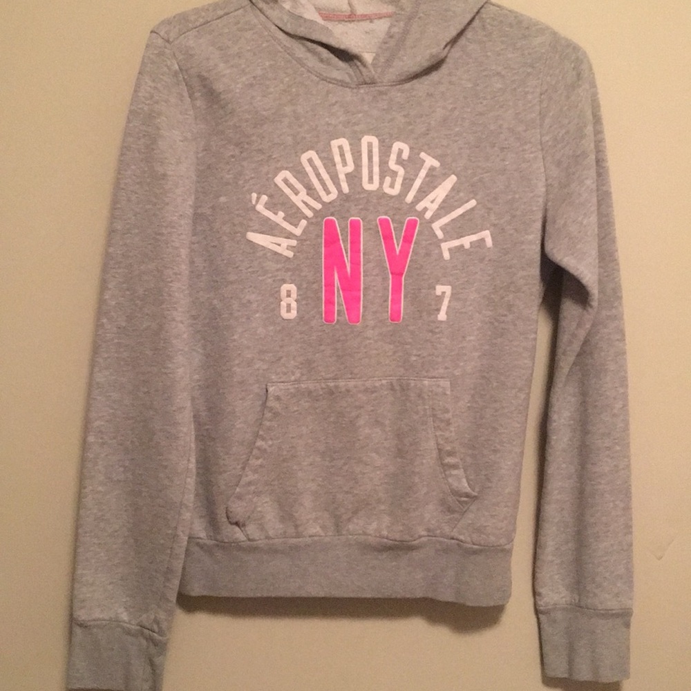 Grey Aéropostale NY hoodie.